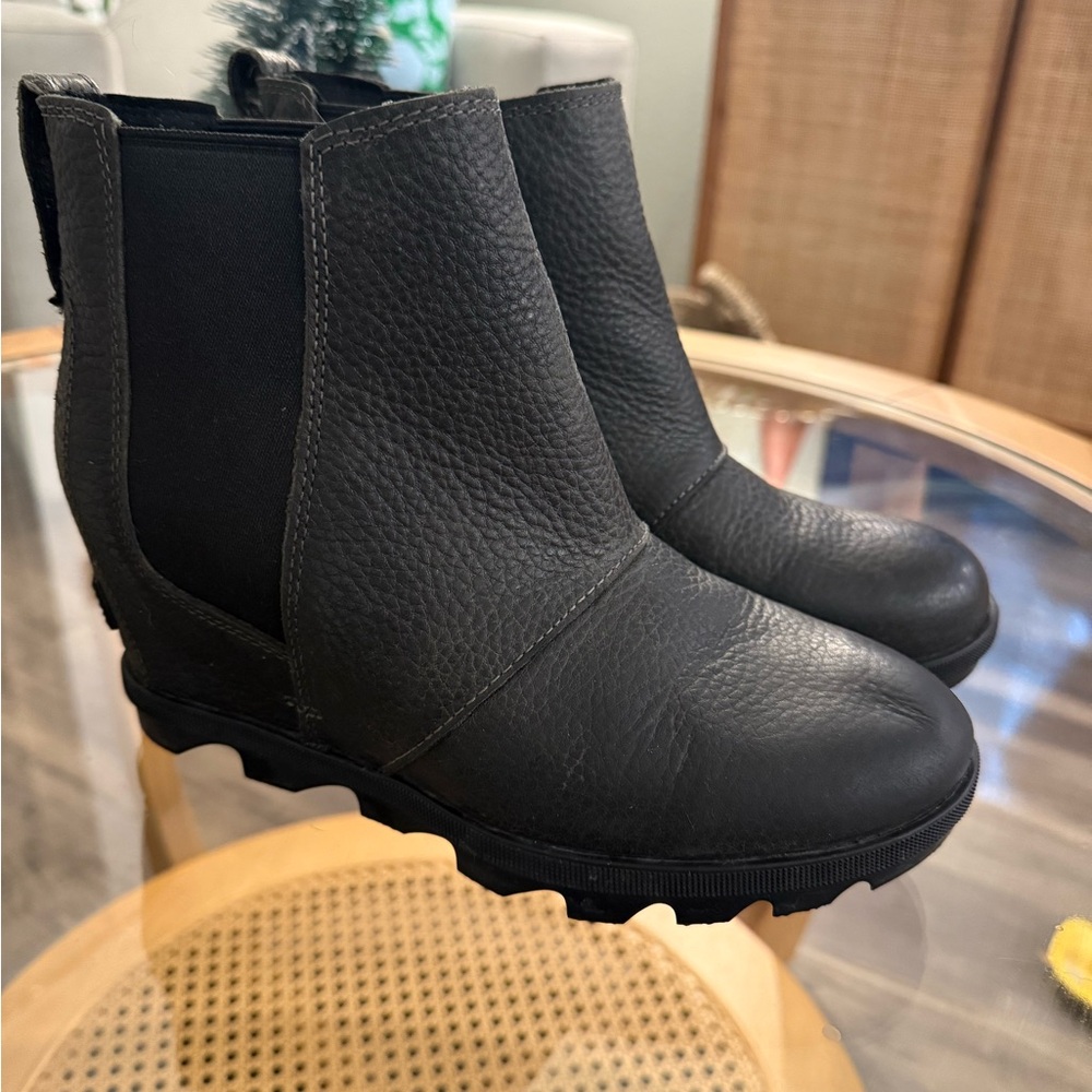 Sorel Joan of Artic Black Ankle Rain/Snow Chelsea Boots wedges EUR 39/US 8 EUC